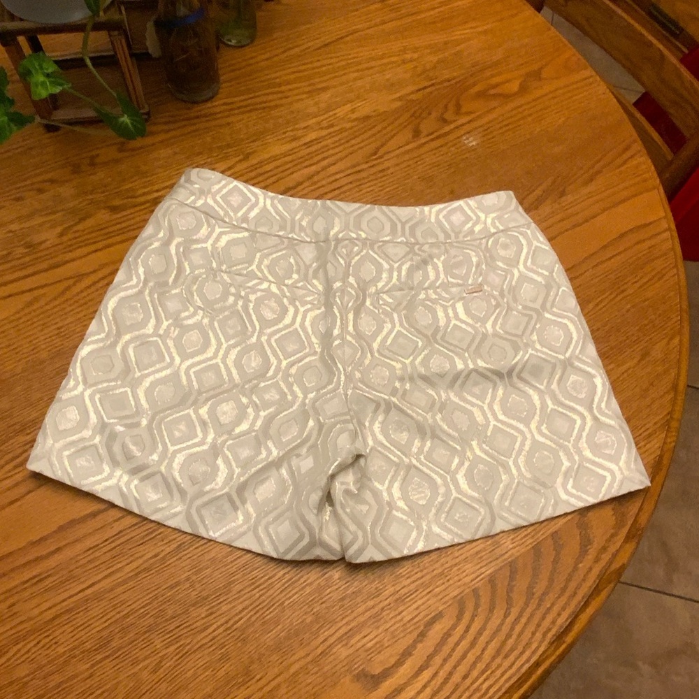 White House Black Market Cream Patterned Shorts - Picture 2 of 5
